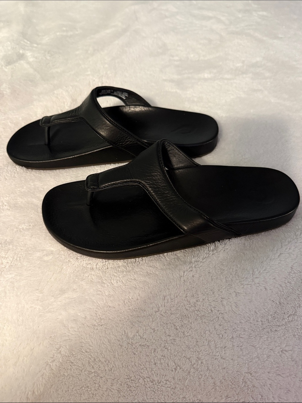 OluKai Black Leather Thong Sandals Size 9 - Picture 3 of 7